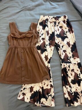 Girls Tank with Cow print flare leggings (size 7/8)